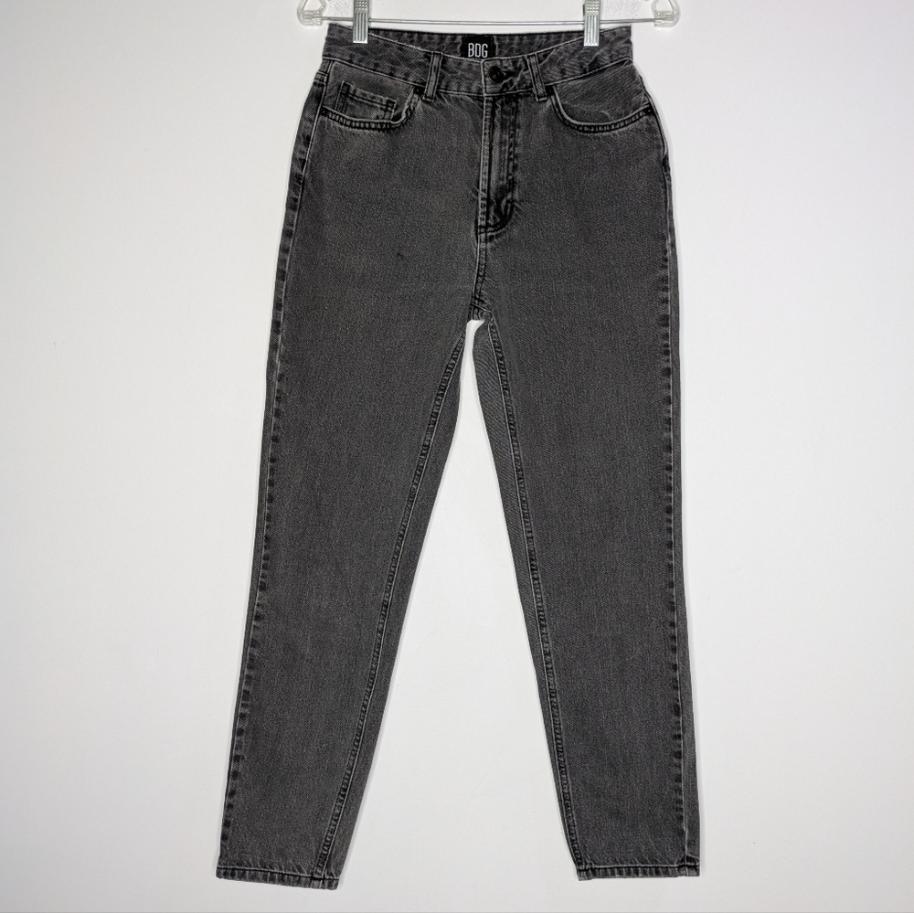 UO BDG Faded Black Cotton Mom Jean 26